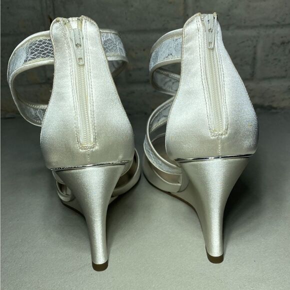 NIB MSRP $109 Nina Elyana Strappy Wedge Sandal Women's Size 9.5 - Picture 9 of 9